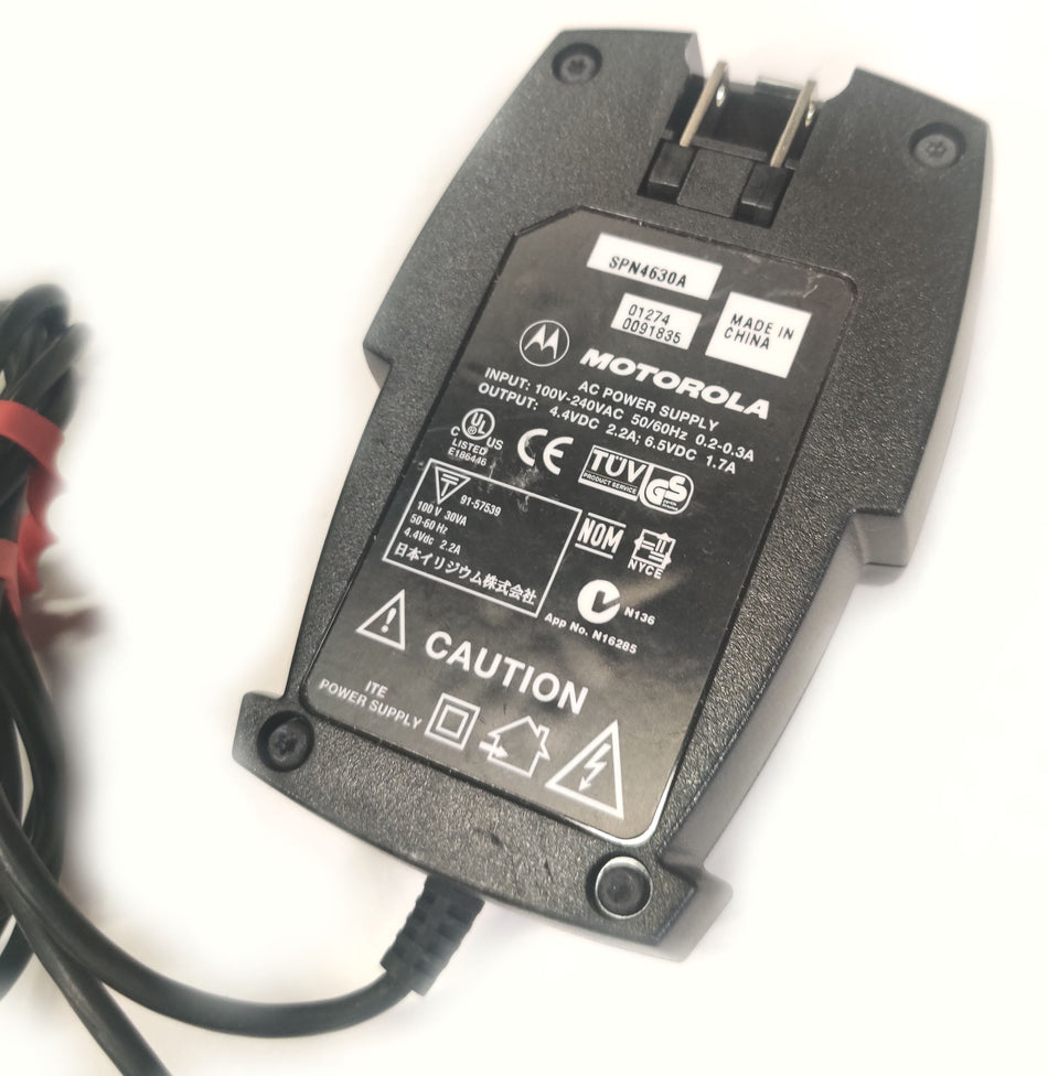 Motorola Radio Charger 4.4VDC 2.2A; 6.5VDC 1.7A SPN4630A