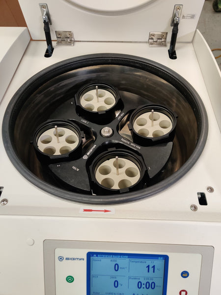 Qiagen Refrigerated Centrifuge 4-16KS w Rotor & Buckets compare Eppendorf 5810 R