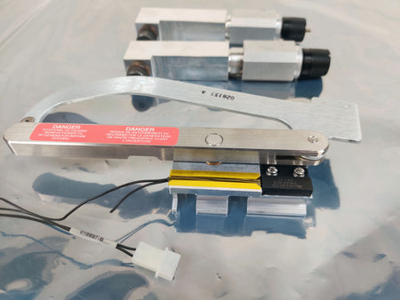 PerkinElmer Sciex Elan 9000 ICP-MS Slide Latch Assy 019553 with X & Y Adjust Scr