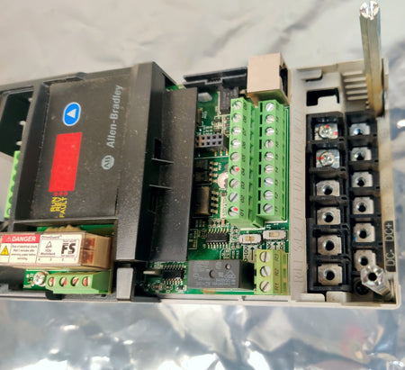 Allen Bradley PowerFlex 40P 1.0HP VFD 480V 22D-D2P3N104 ser A Missing door