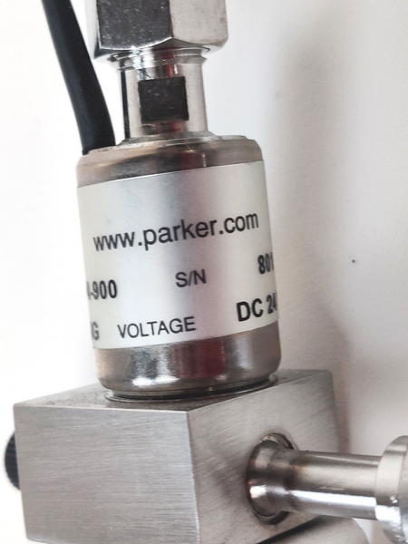 PerkinElmer SQ8 Gas Vial & Knurled Fitting w Parker VAC-100 24VDC Solenoid Valve