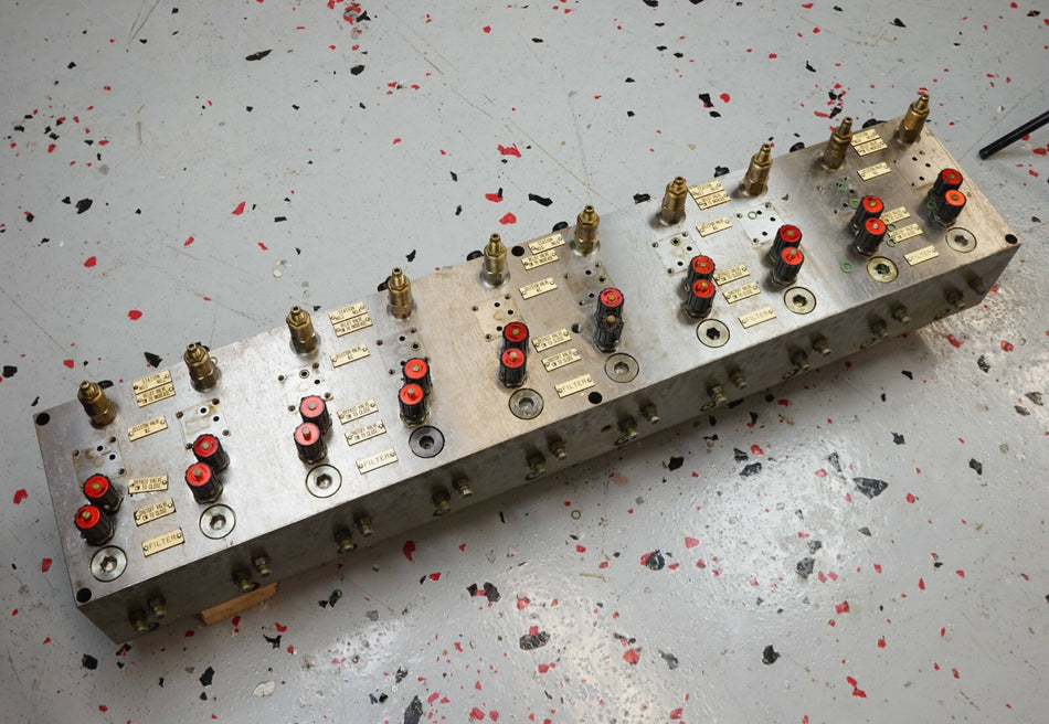 Generic Bosch Rexroth Hydraulic Manifold 4000 PSI 10 Valves 2/3 Way M-3SE6 45"x9"x5"