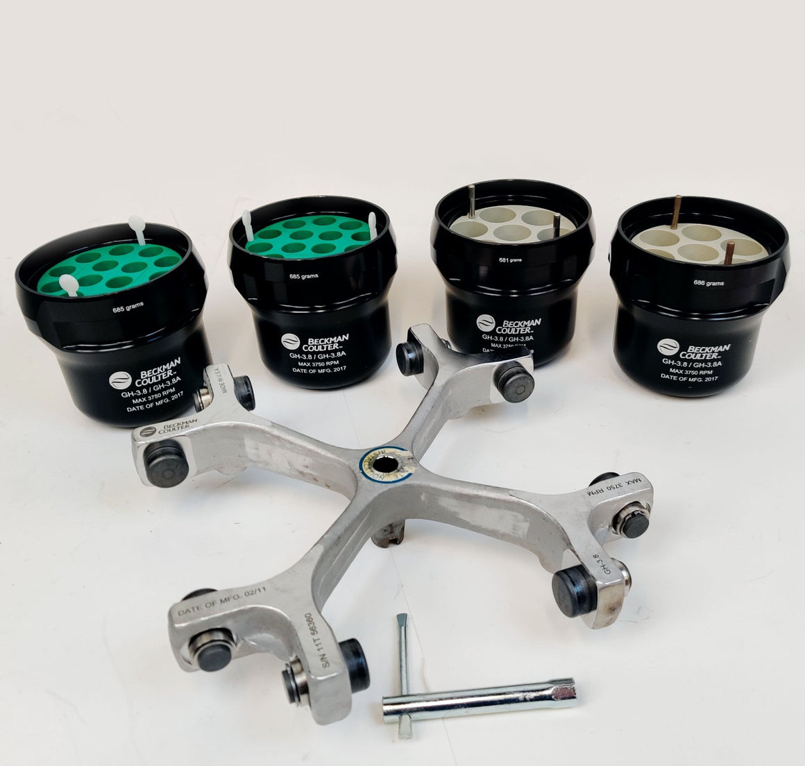 Beckman Coulter GH-3.8/GH-3.8A Swing Bucket 686 685 681 gramos w Rotor LOT OF 4