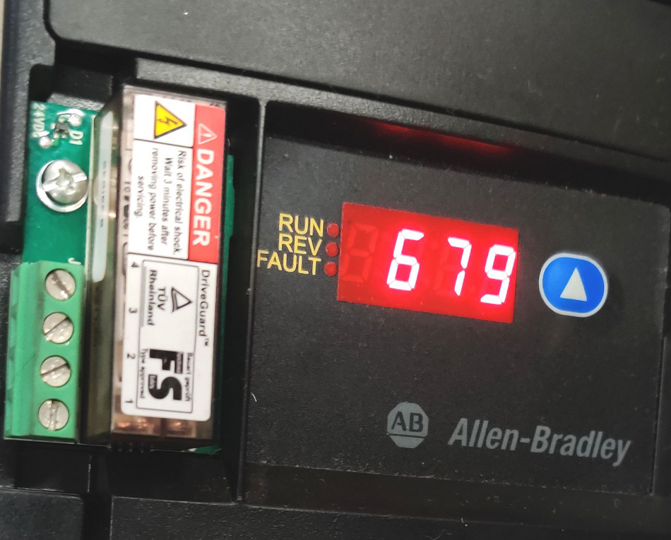 Allen Bradley 7.5 HP AC Drive PowerFlex 40P 380-480VAC 22D-D012N104 ser A Tested