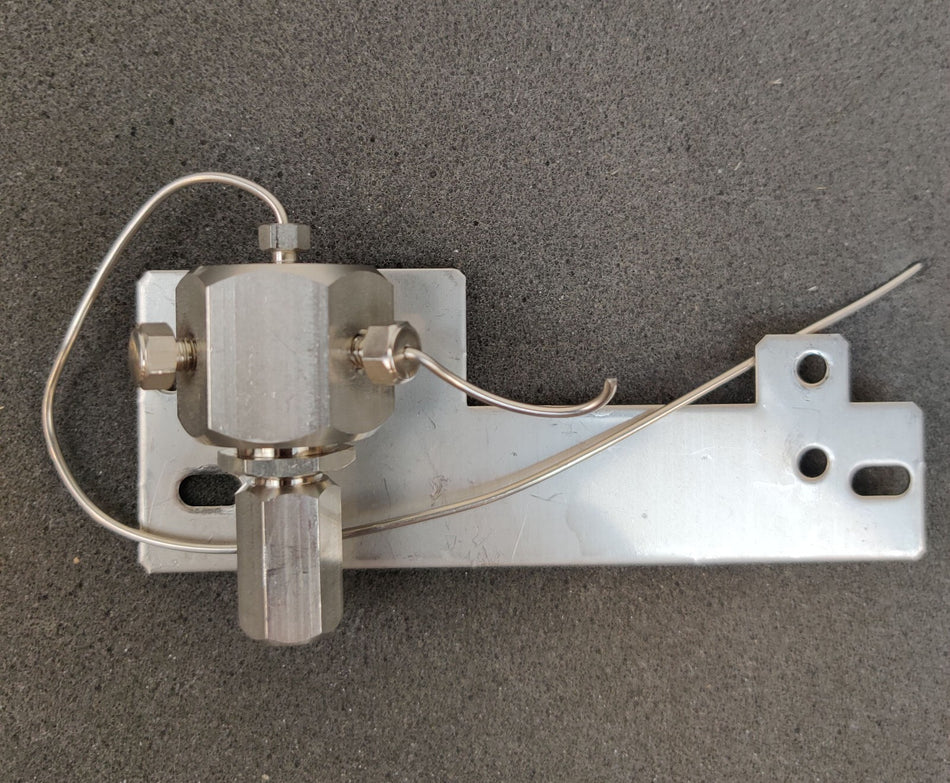 Shimadzu LC-20AD Prominence Liquid Chromatograph Mixer Plumbing
