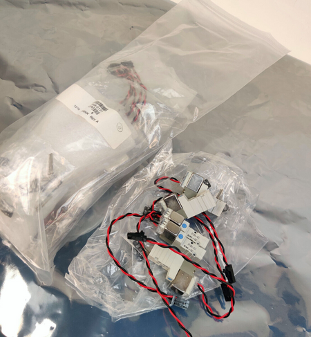 Lot of 10 SMC SYJ324-6GZ 3 Port Solenoid Valve M5 Base Mounted 24VDC 0.15-0.7MPa