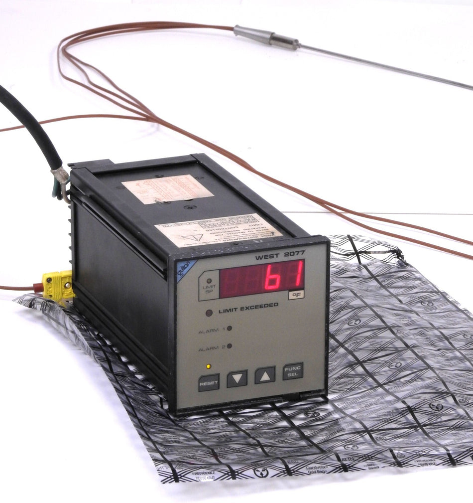 West West 2077 Digital Temperature Limt Controller Unit M2077-L02-T1724 120V