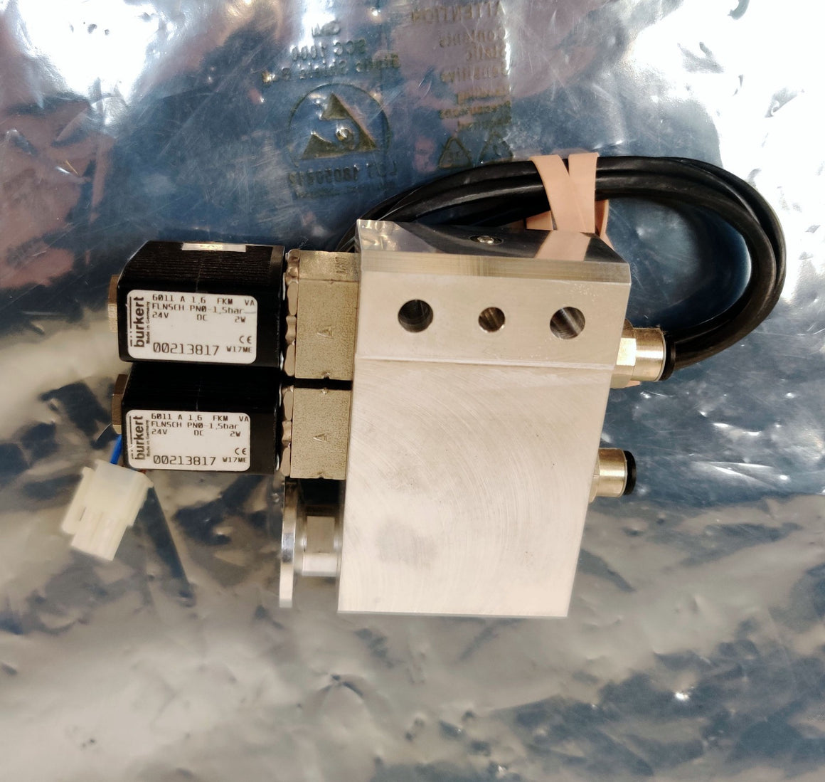 Bruker Microflex MALDI TOF Manifold w/ Burkert 6011 1.6bar FKM 24VDC 2W Working