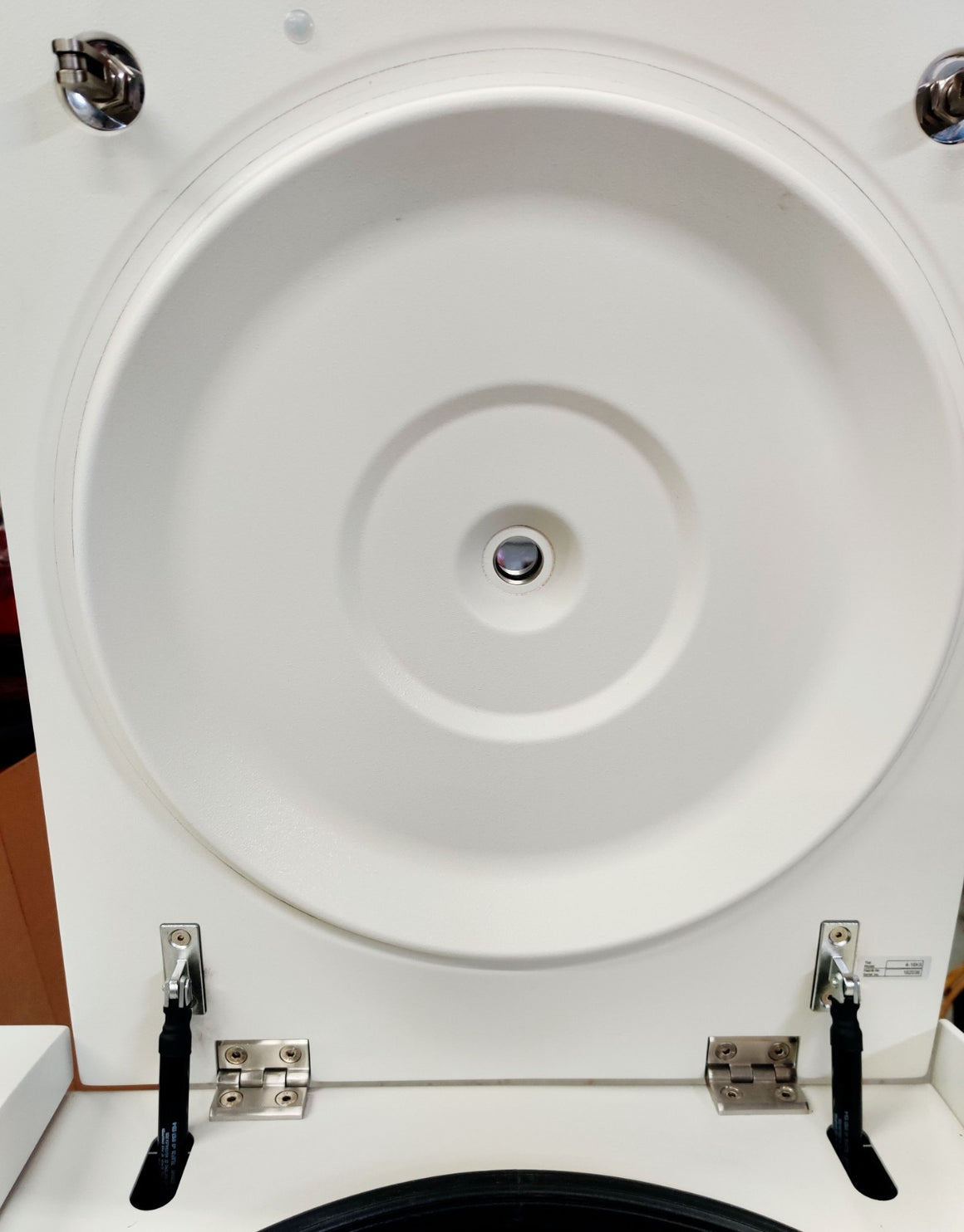 Qiagen Refrigerated Centrifuge 4-16KS w Rotor & Buckets compare Eppendorf 5810 R