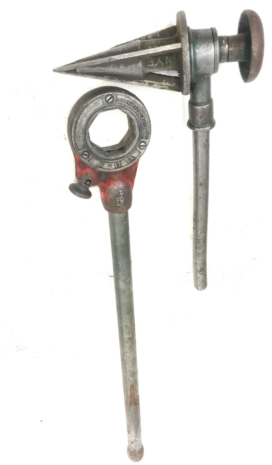 Ridgid 11-R 1/8-1/2" Ratchet Pipe Threader and NYE P320 Straight Reamer w Handle