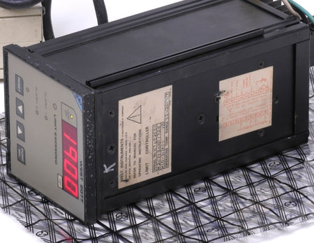 West 2077 Digital Temperature Limt Controller Unit M2077-L02-T1724 120V