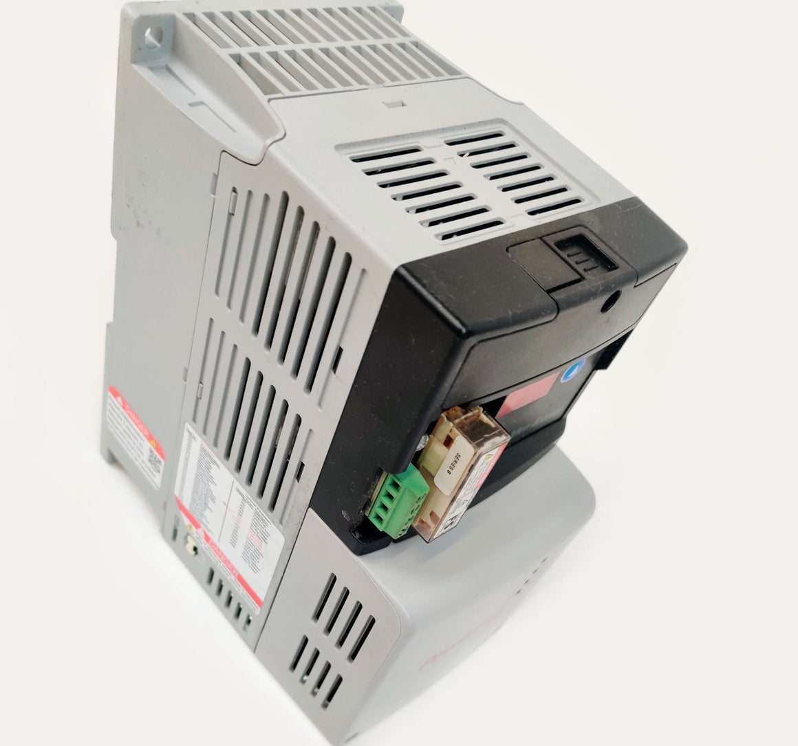 Allen Bradley 3 HP AC Drive PowerFlex 40P 22D-D6P0N104 ser A 380-480VAC MFD 2020