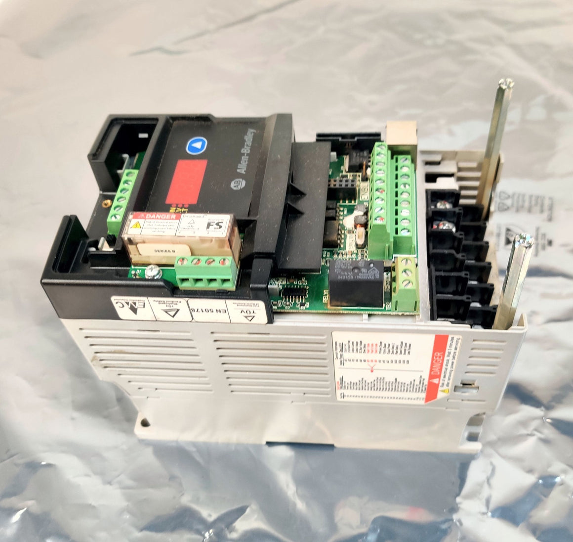 Allen Bradley PowerFlex 40P 1.0HP VFD 480V 22D-D2P3N104 ser A Missing door
