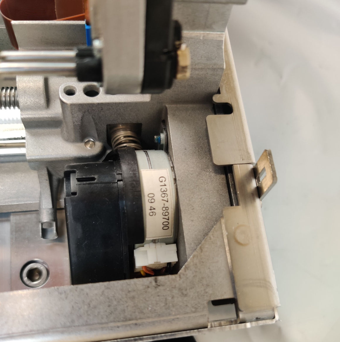 Agilent G1364-60019 HPLC Sample Transport Unit Assy with G1367-89700 Motor