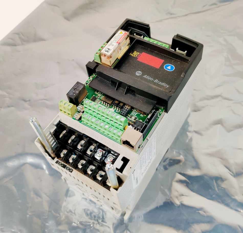 Allen Bradley PowerFlex 40P 1.0HP VFD 480V 22D-D2P3N104 ser A Missing door