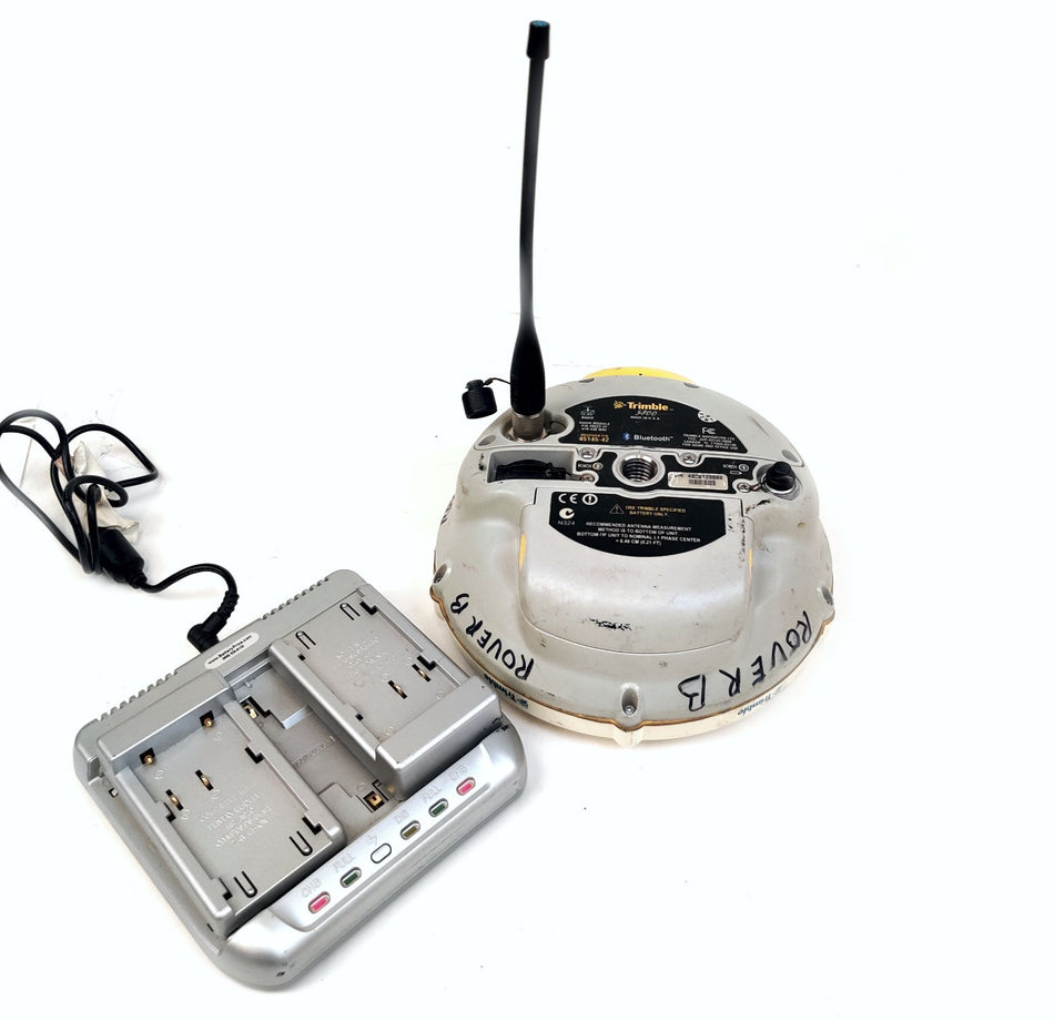 Trimble 5800 R8 GPS Receiver 410-430 Mhz Bluetooth 45145-42 w Charger & Antenna