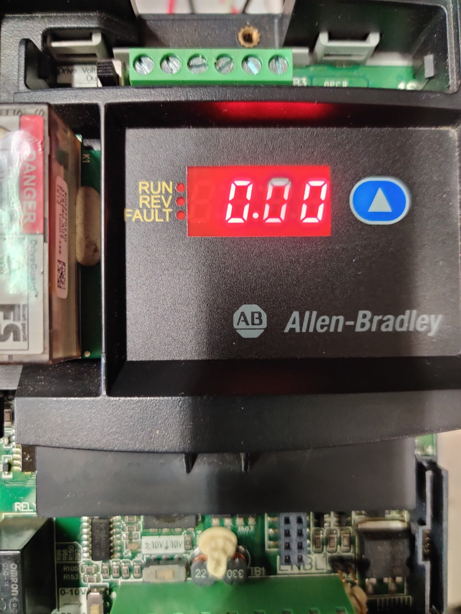 Allen Bradley 3 HP AC Drive PowerFlex 40P 22D-D6P0N104 ser A 380-480VAC
