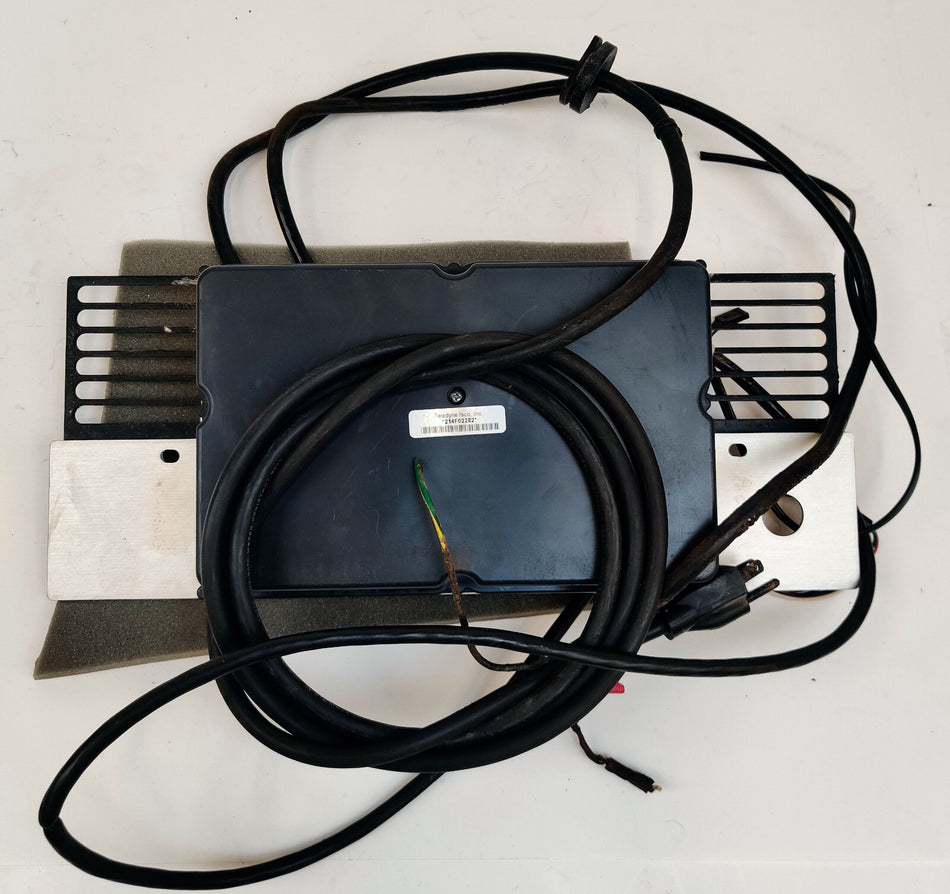 Teledyne ISCO 5800 Refrigerated Wastewater Power Supply with Harness Cable