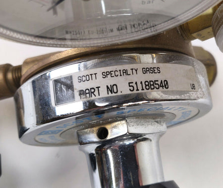 Scott Specialty Gases 18B Oxygen Regulator 5118B540 w 200 Psi Out 4000 Psi Gauge - 