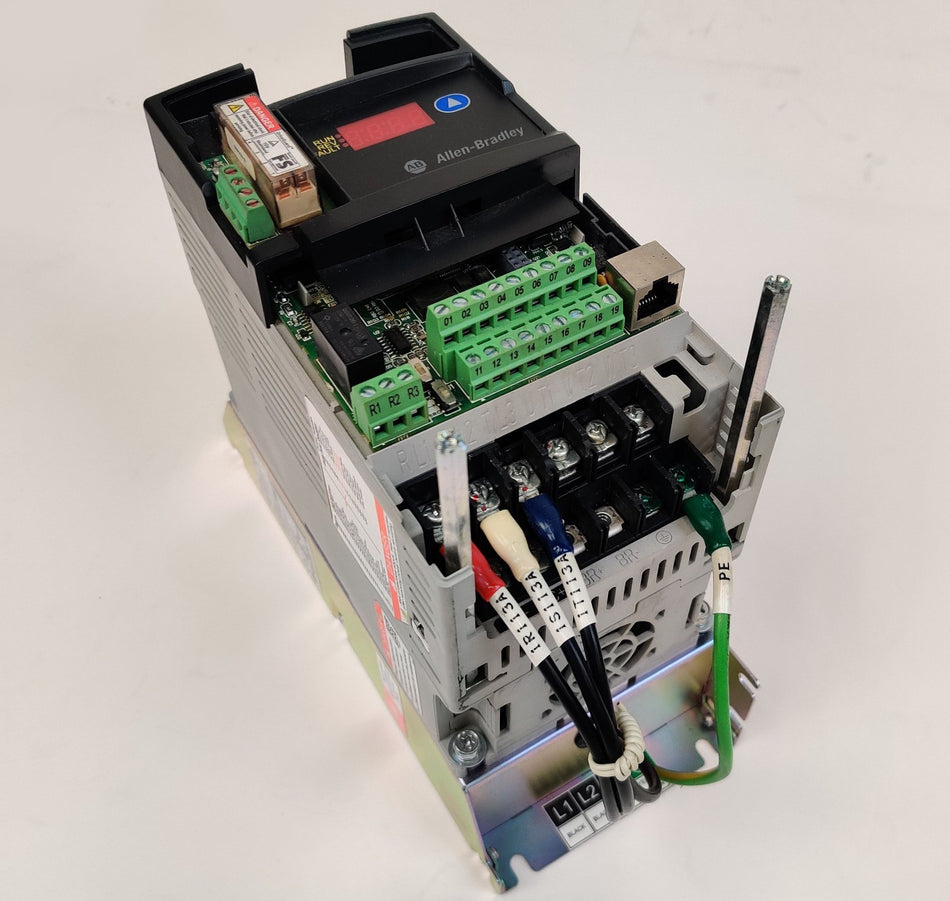 Allen Bradley 3 HP AC Drive PowerFlex 40P 22D-D6P0N104 ser A 380-480VAC