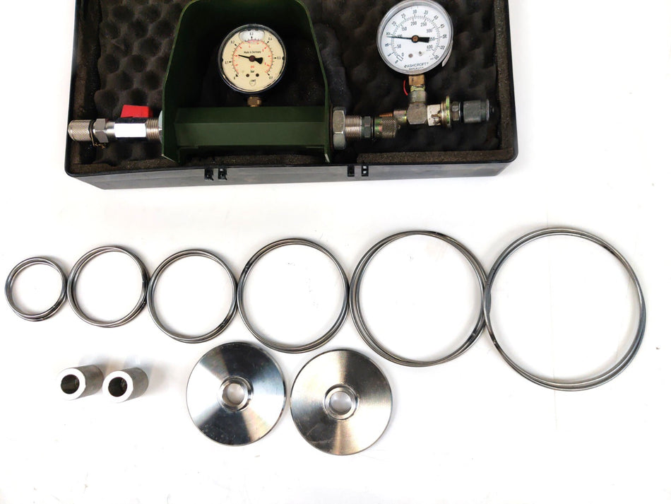 Landfeeld MS 0663 Ashcroft Pressure Gauge, Glycerin Filled 60 PSI w Accessories