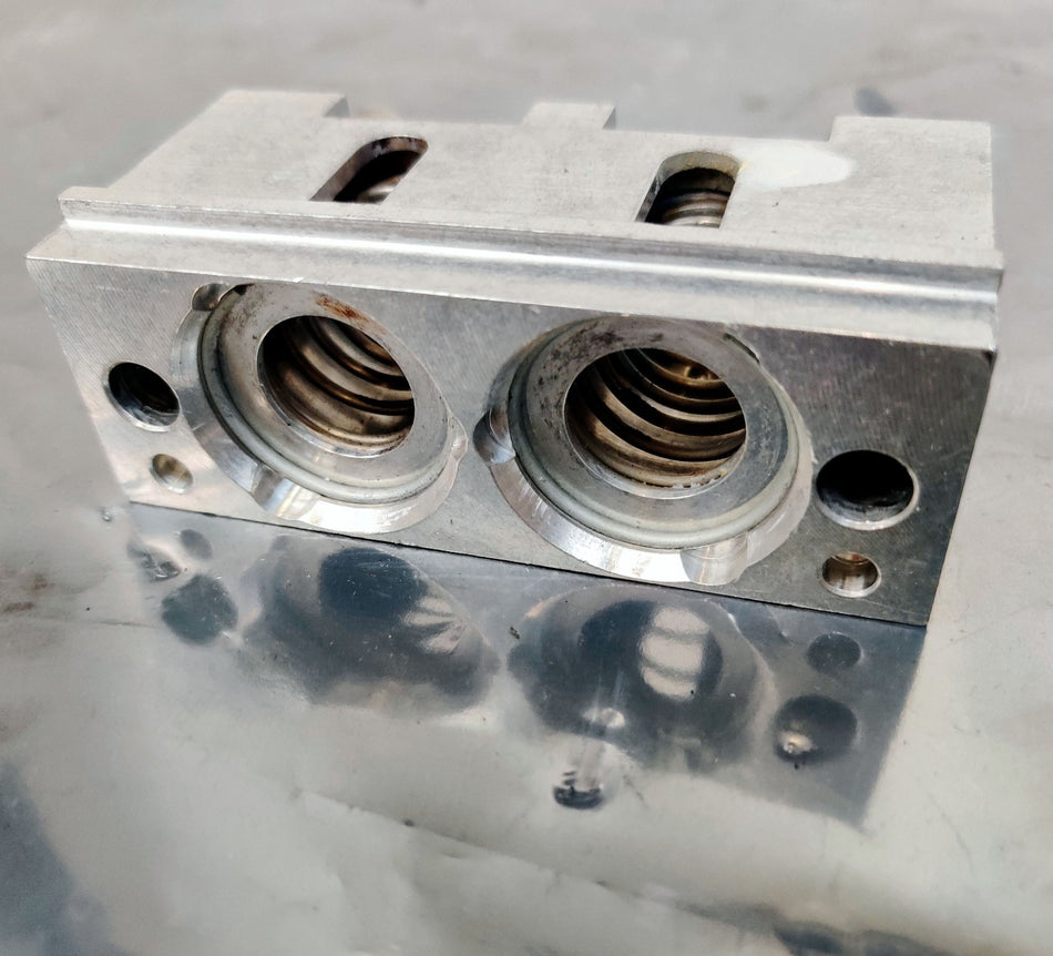 Agilent G1311-60002 HPLC Pump Plunger Housing. Working