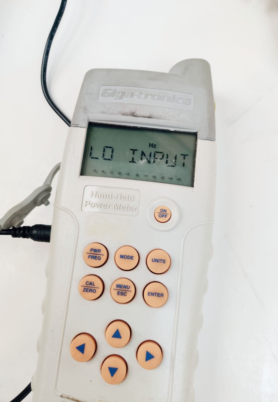 Gigatronics 3410A 100 KHz 2.6 GHz Handheld Power Meter compare Agilent E4418A