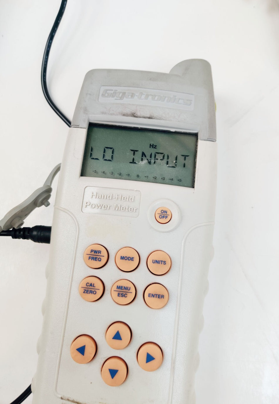 Gigatronics Gigatronics 3410A 100 KHz 2.6 GHz Handheld Power Meter compare Agilent E4418A
