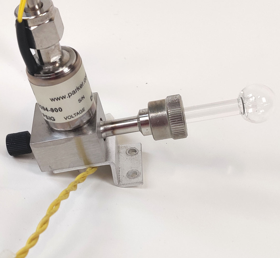 PerkinElmer SQ8 Gas Vial & Knurled Fitting w Parker VAC-100 24VDC Solenoid Valve