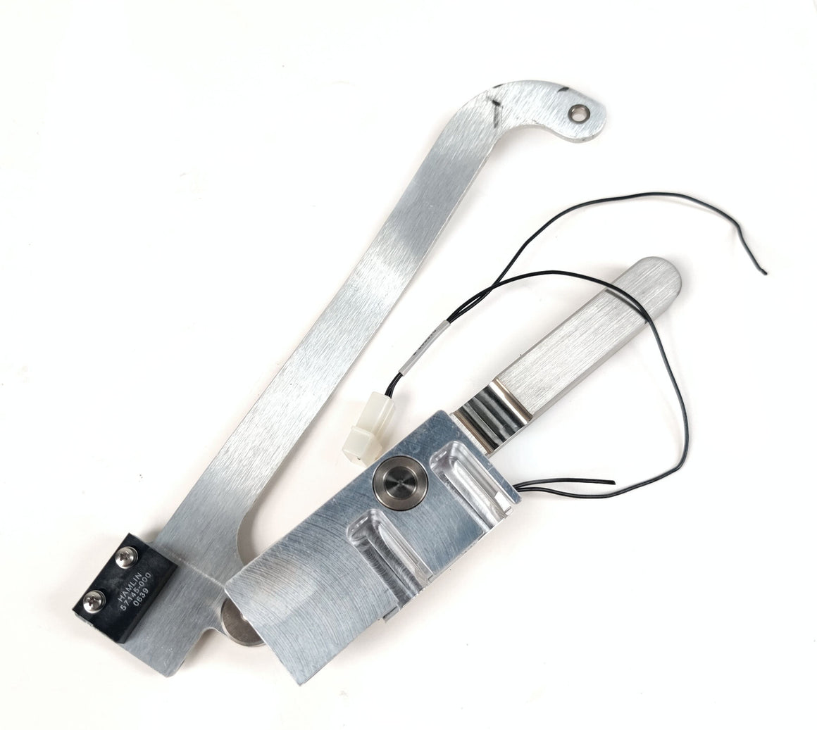 PerkinElmer Sciex Elan 9000 ICP-MS Slide Latch Assy 019553 with X & Y Adjust Scr