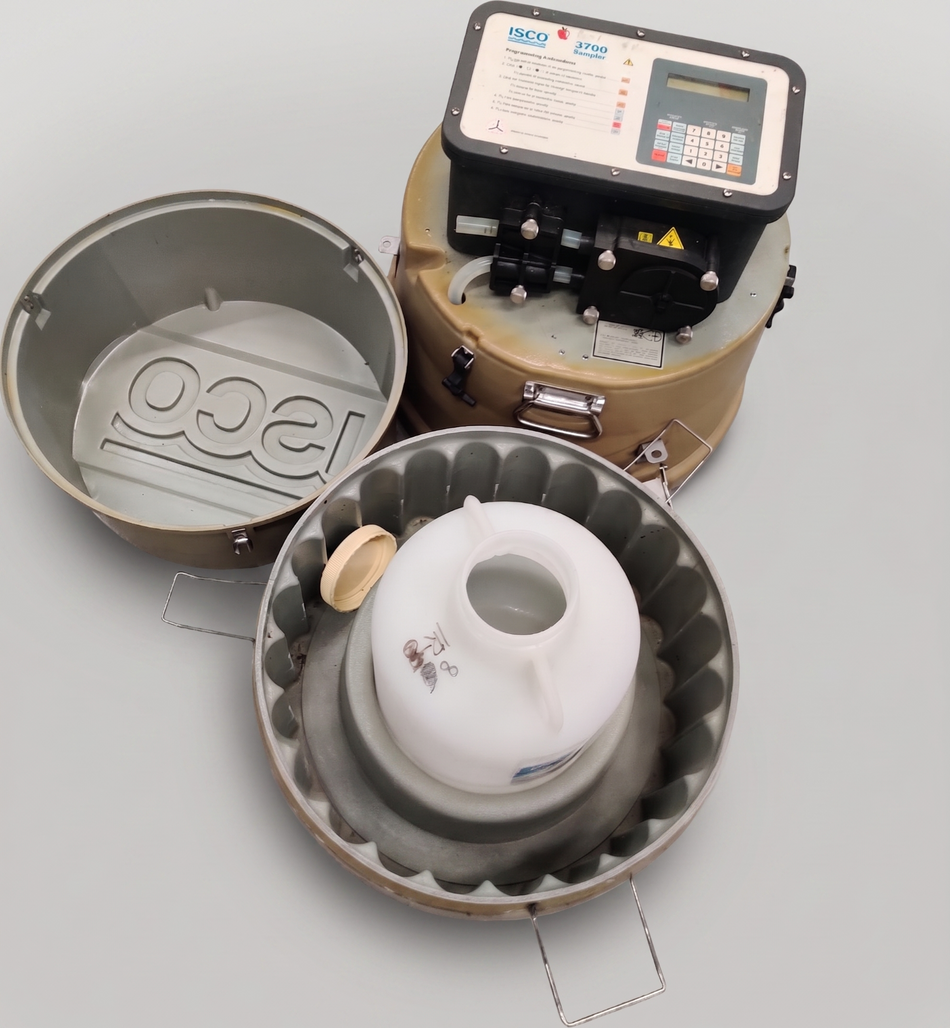 ISCO 3700 Compact Waste Water Sampler 60-3704-001 w Single Bottle 2.5 Gal 10 L