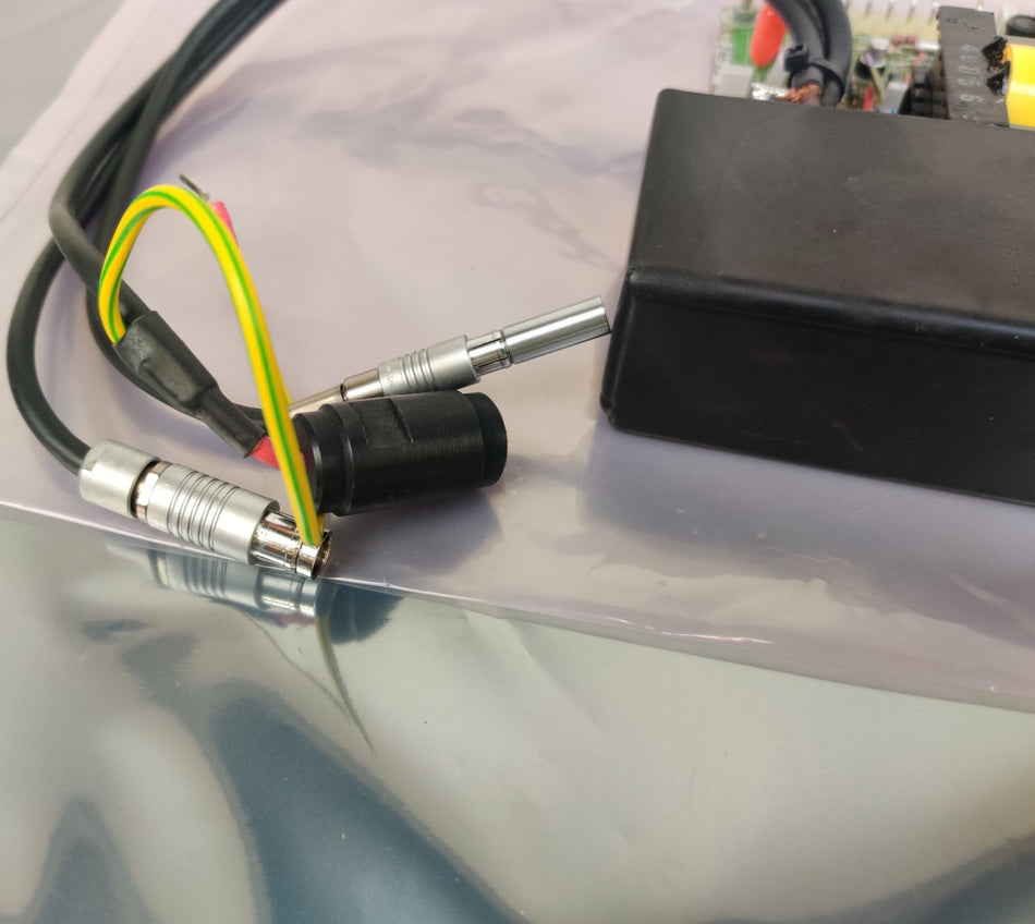 ThermoQuest Finnigan ThermoQuest Finnigan Trace MS Power Supply Module w Cables. Working