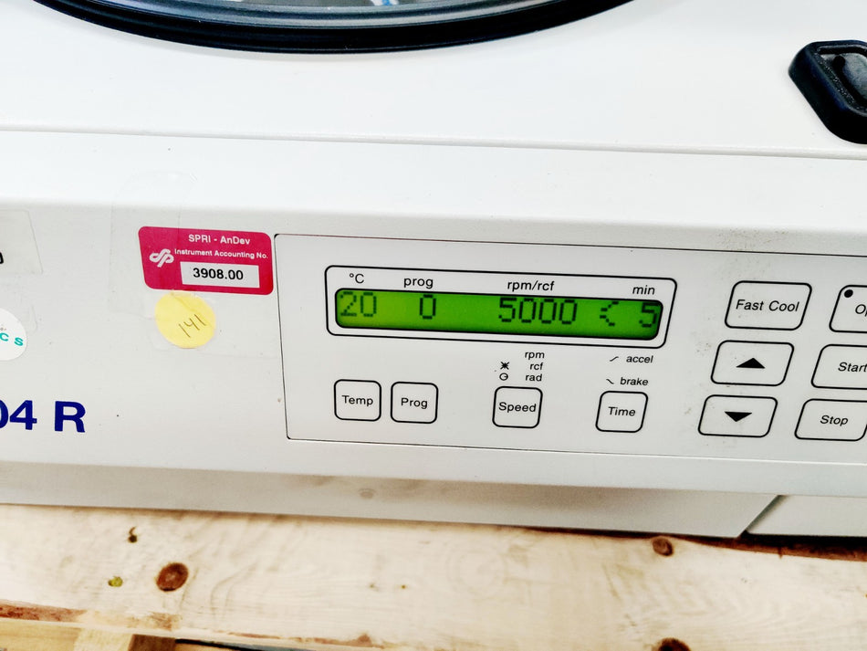 Eppendorf 5804 R Refrigerated Centrifuge with A-4-44 Rotor 5000RPM 4x0.6kg