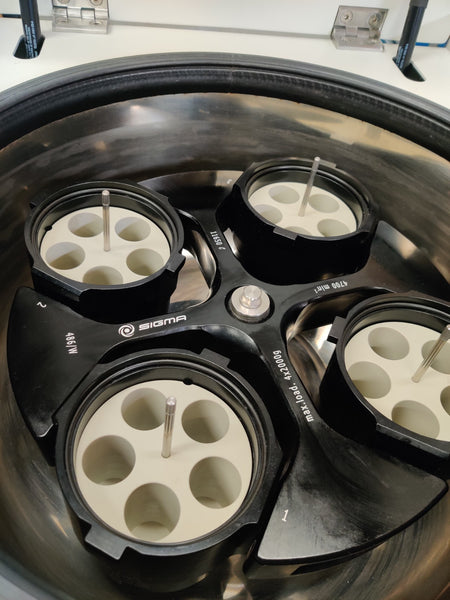 Qiagen Refrigerated Centrifuge 4-16KS w Rotor & Buckets compare Eppendorf 5810 R