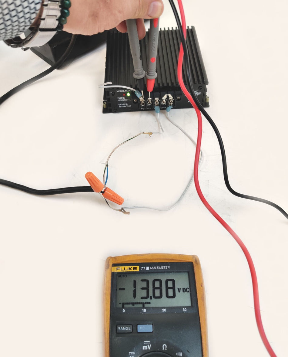 Astron N2412-12 12 Amp DC to DC Power Converter 13.8 VDC. Working