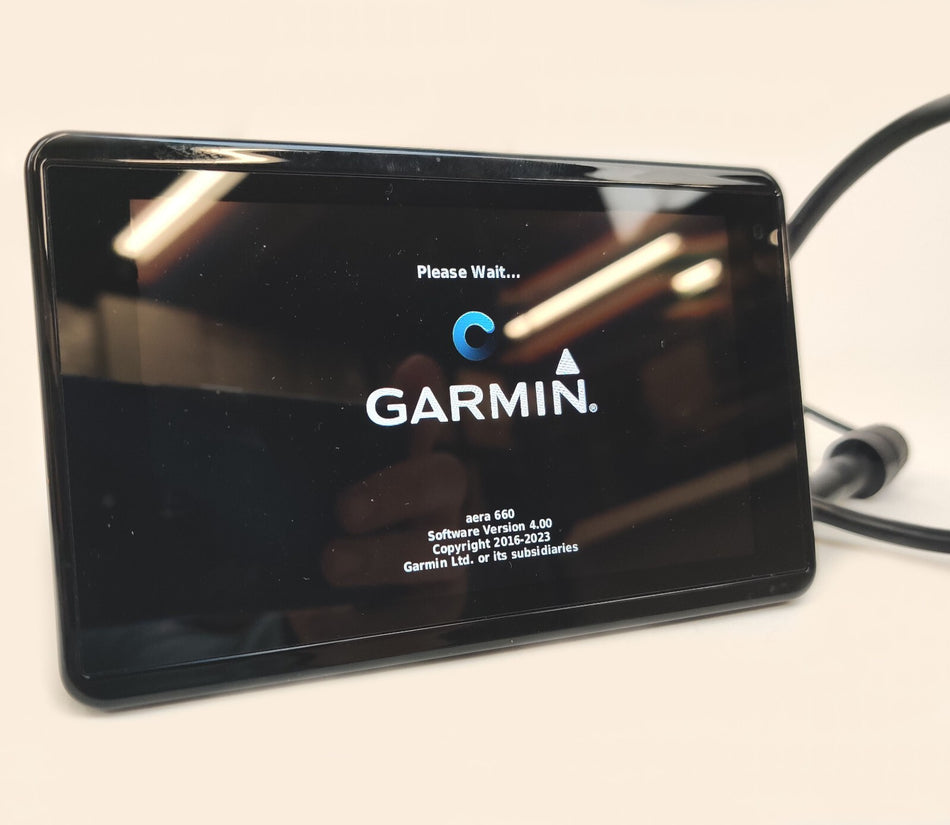 Garmin Aera 660 Aviation Portable GPS with 010-01518-00 Cradle