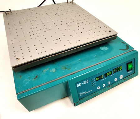 Lab Companion SK300 Lab Digital Benchtop Shaker 300RPM 350x350mm compare 3377751