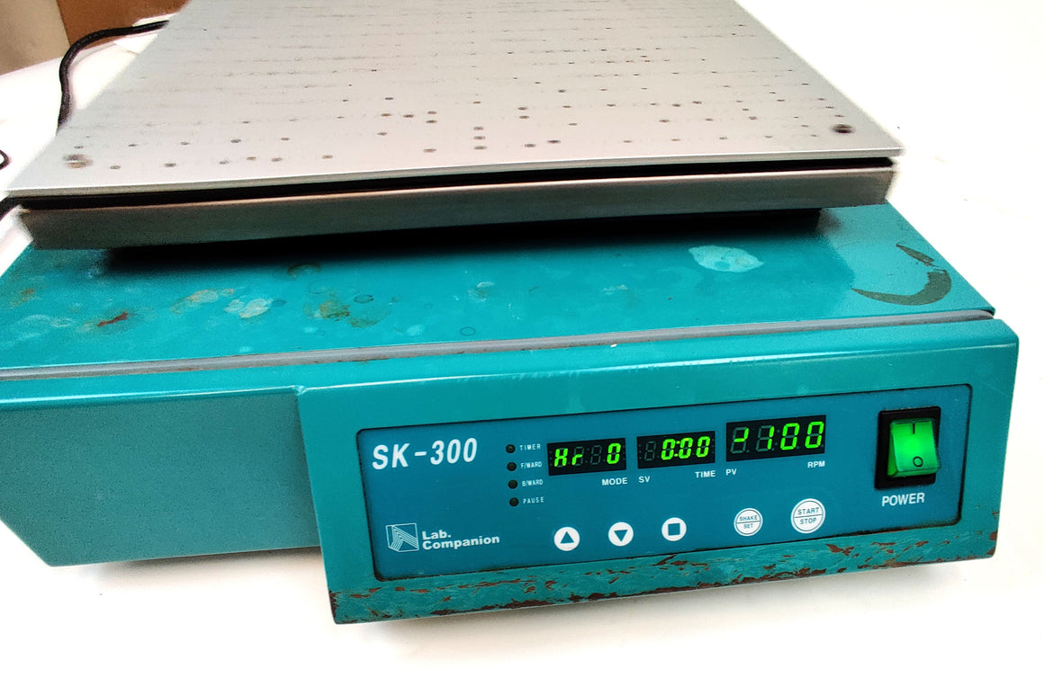 Lab Companion SK300 Lab Digital Benchtop Shaker 300RPM 350x350mm compare 3377751