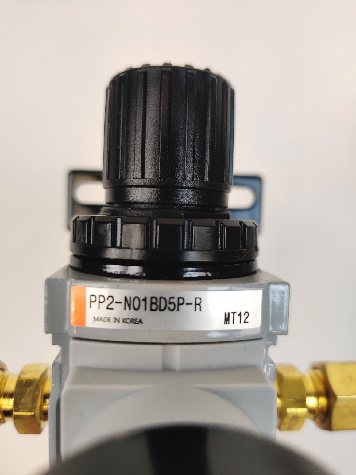 Air Filter-Regulator Piggyback 1/4" NPT 145 PSI compare Parker 06E18A11AC