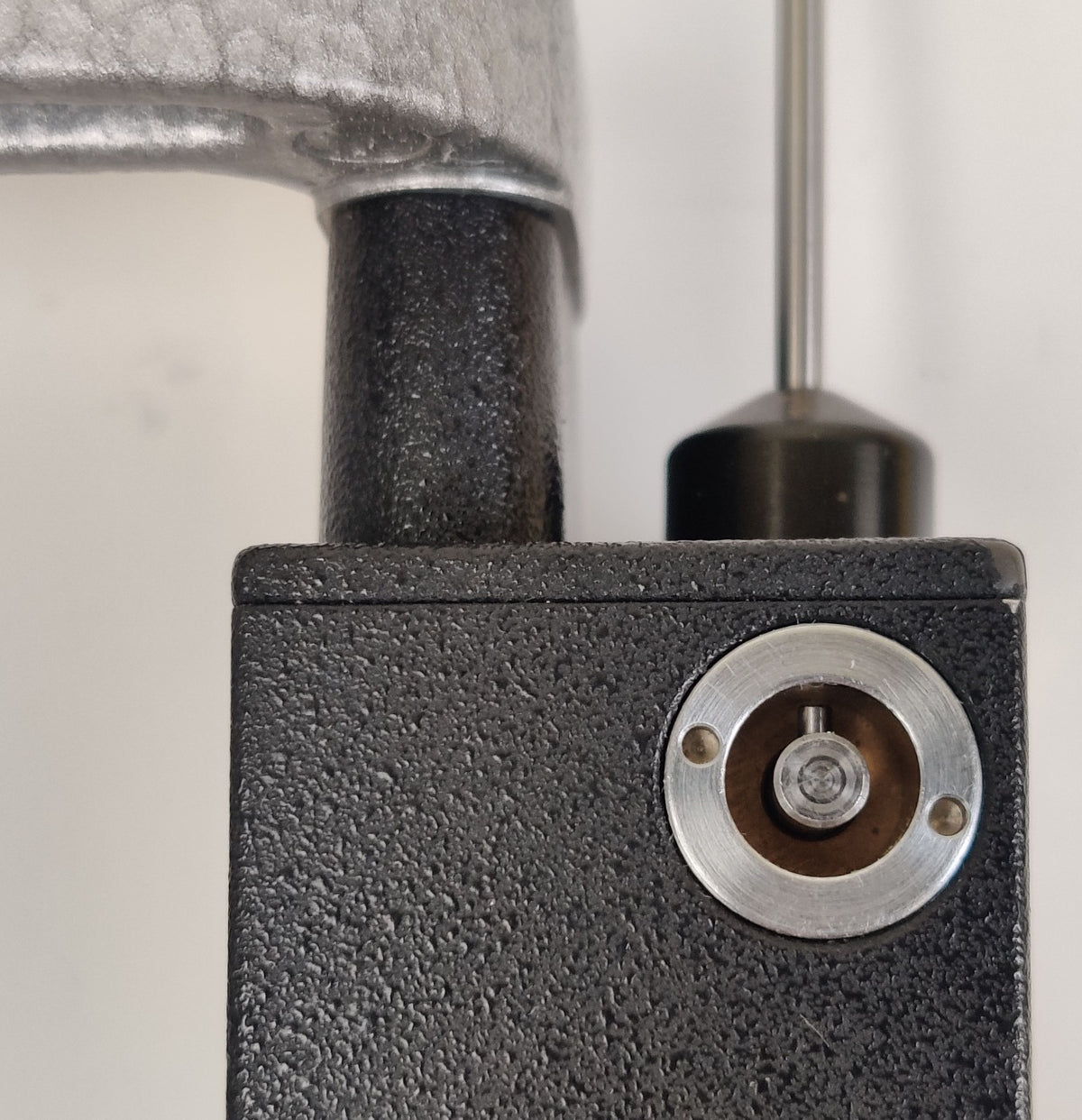 Haag Streit AT 900 Tonometer Model BQ with Swing Arm BQ 900 BP 900 Slit Lamps - 
