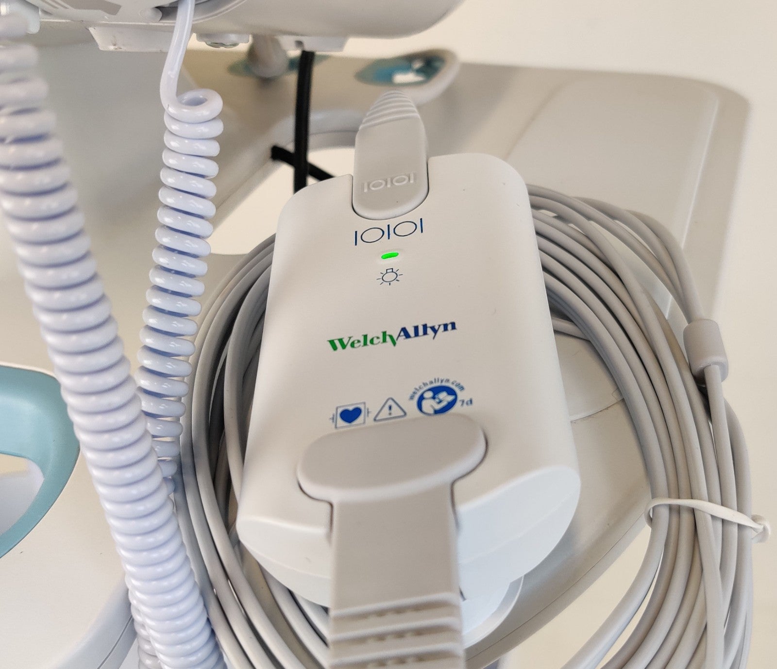 Vital Signs Monitor with ECG/EKG System Welch Allyn 68NXTX Connex 6000