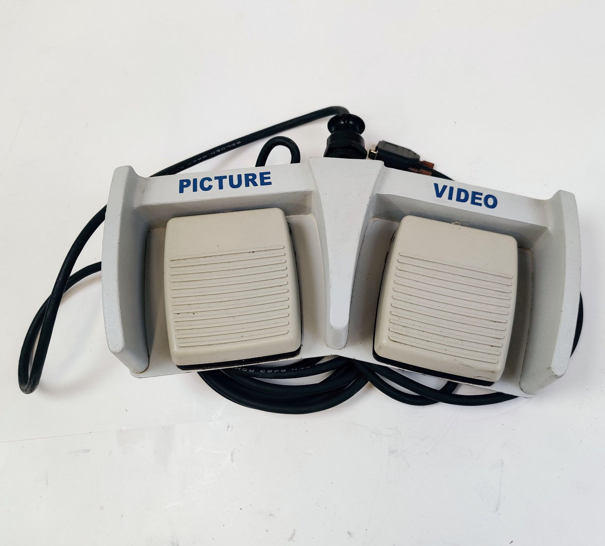 Aquiline 971-SWNOA Dual Foot Switch Pedal - 