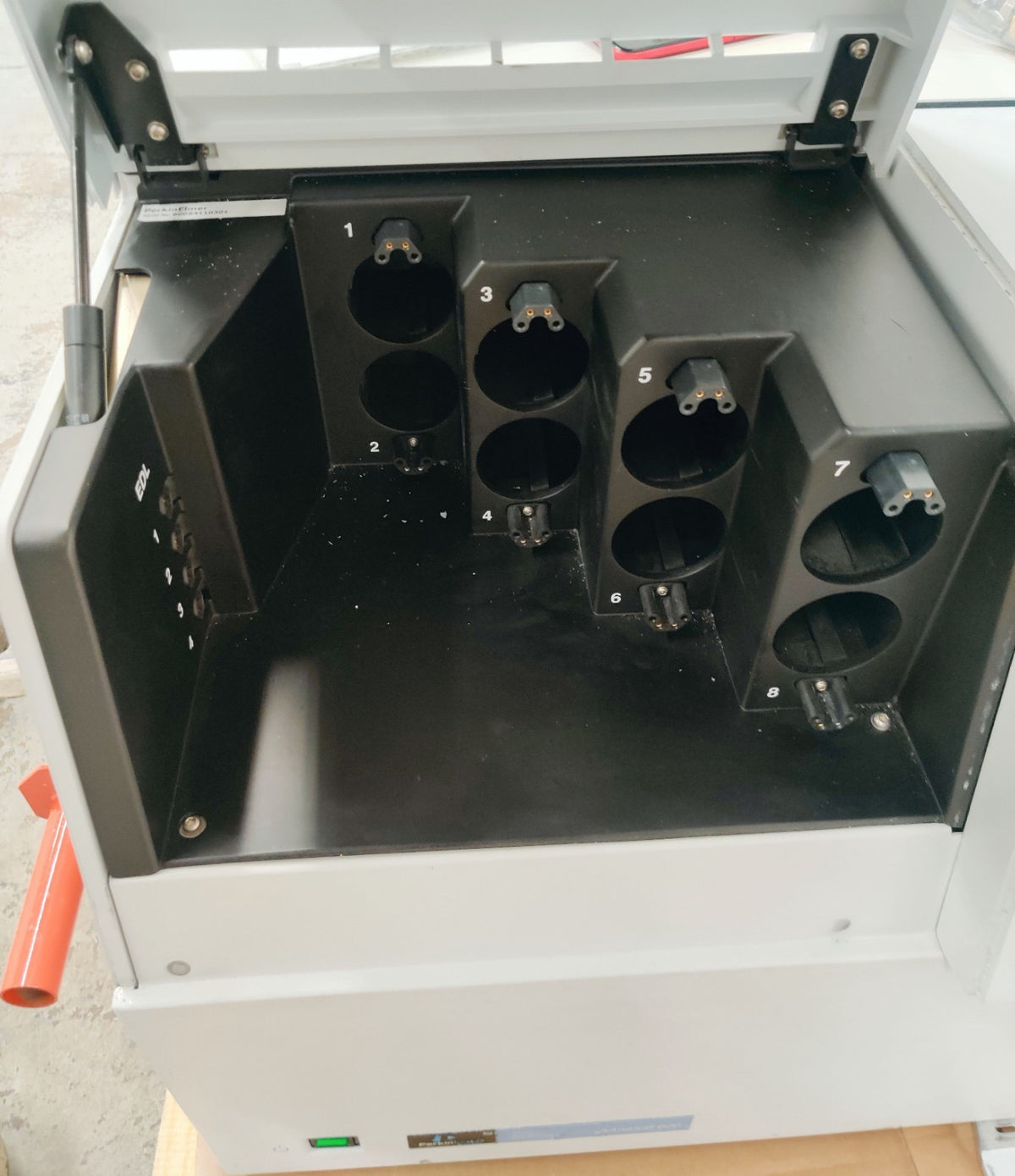 PerkinElmer AAnalyst 600 Atomic Absorption Spectrometer with AS-800 & Chiller - 