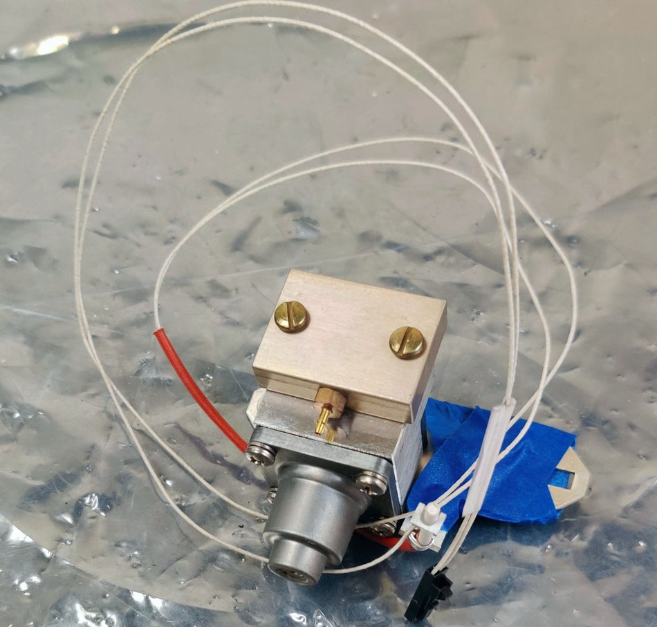 Perkin Elmer PerkinElmer Clarus 680 Gas Chromatograph N610-0006 Sensor Assy for ECD Detector