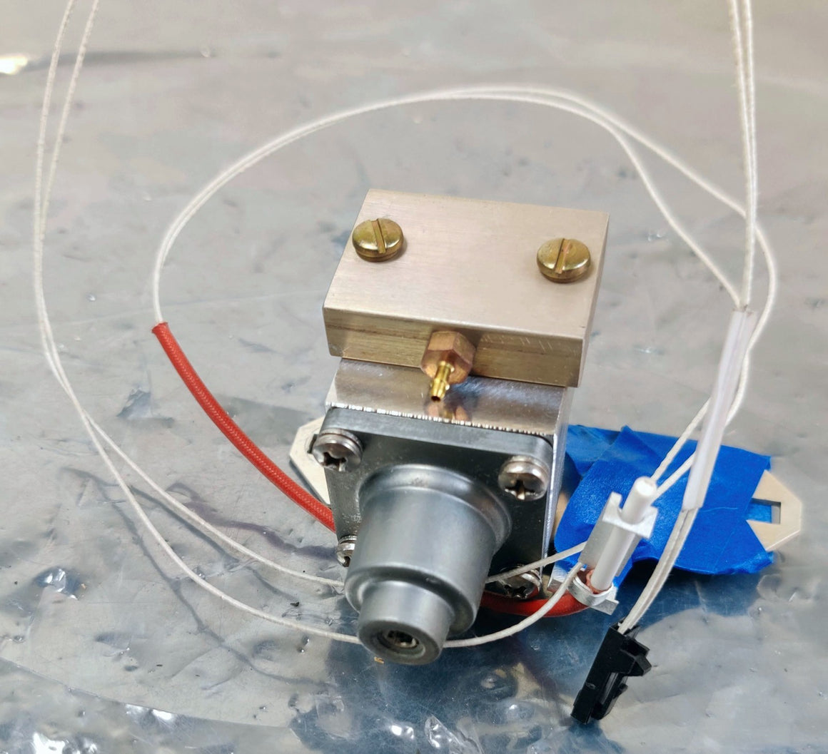 PerkinElmer Clarus 680 Gas Chromatograph N610-0006 Sensor Assy for ECD Detector - 
