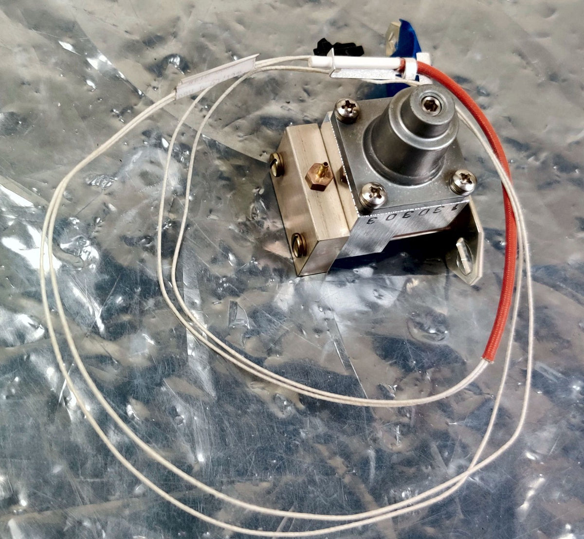 PerkinElmer Clarus 680 Gas Chromatograph N610-0006 Sensor Assy for ECD Detector - 
