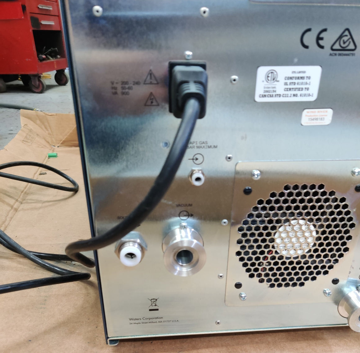Waters Acquity UPLC SQ Detector Mass Spectrometer with Ion Source and APCI Probe
