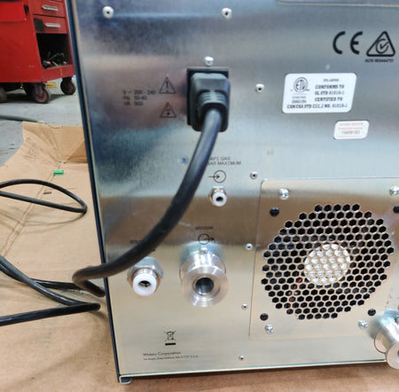 Waters Acquity UPLC SQ Detector Mass Spectrometer with Ion Source and APCI Probe