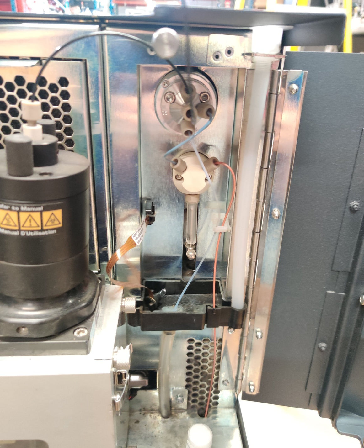 Waters Acquity UPLC SQ Detector Mass Spectrometer with Ion Source and APCI Probe