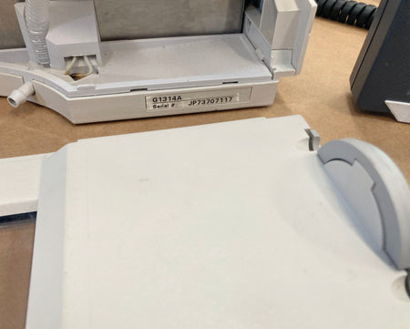 Agilent G1314A VWD Wavelength Detector HPLC w Standard Cell G1314-60086 Tested